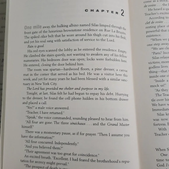 The DaVinci Code by Dan Brown - Picture 5 of 7